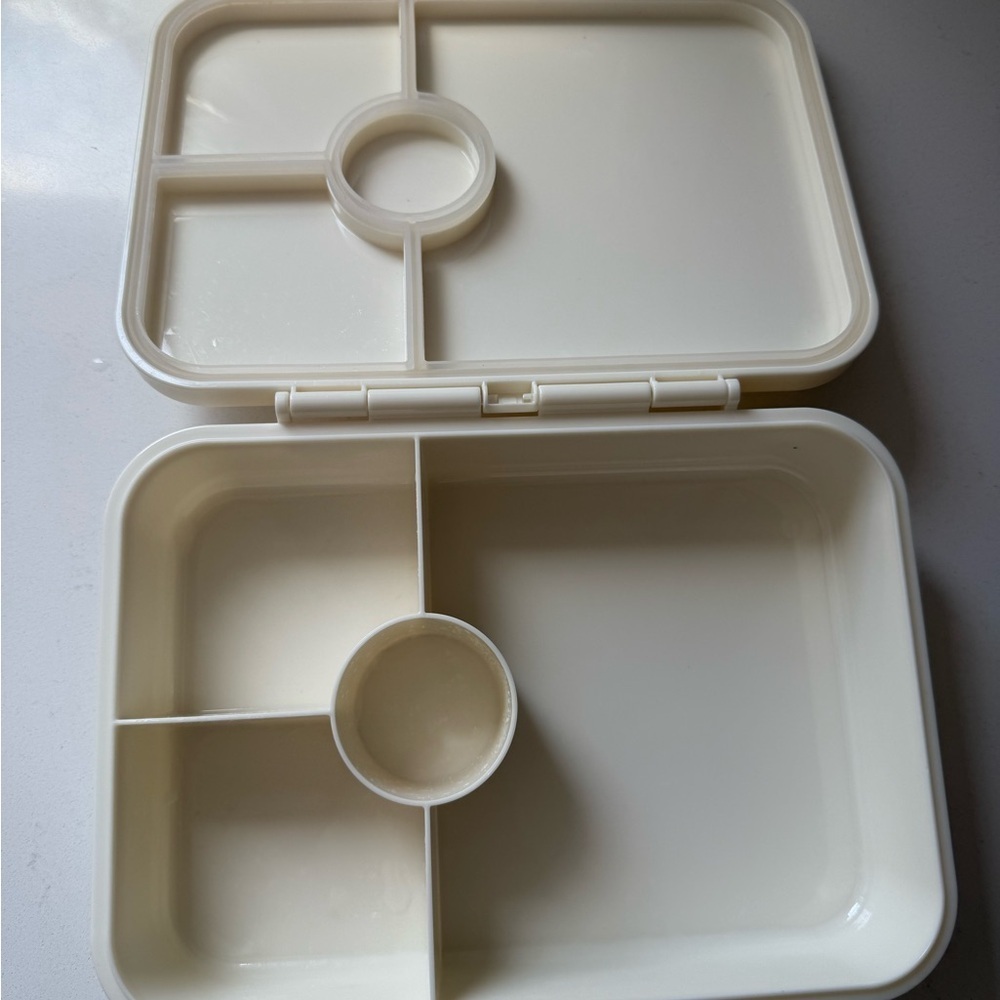 Citron Cherry Kids Lunch Box - White and Pink - Picture 2 of 2